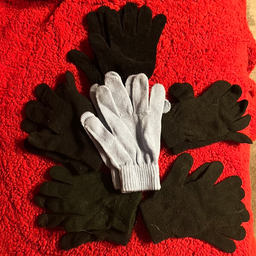 6 pair stretch gloves. Price is for all 6.